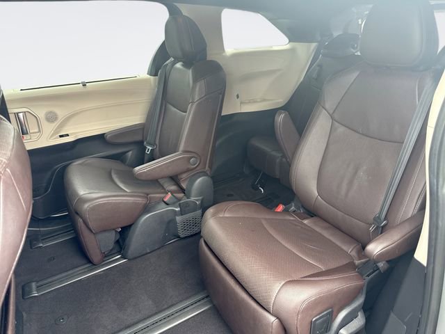 Used 2021 Toyota Sienna Platinum FWD image 23