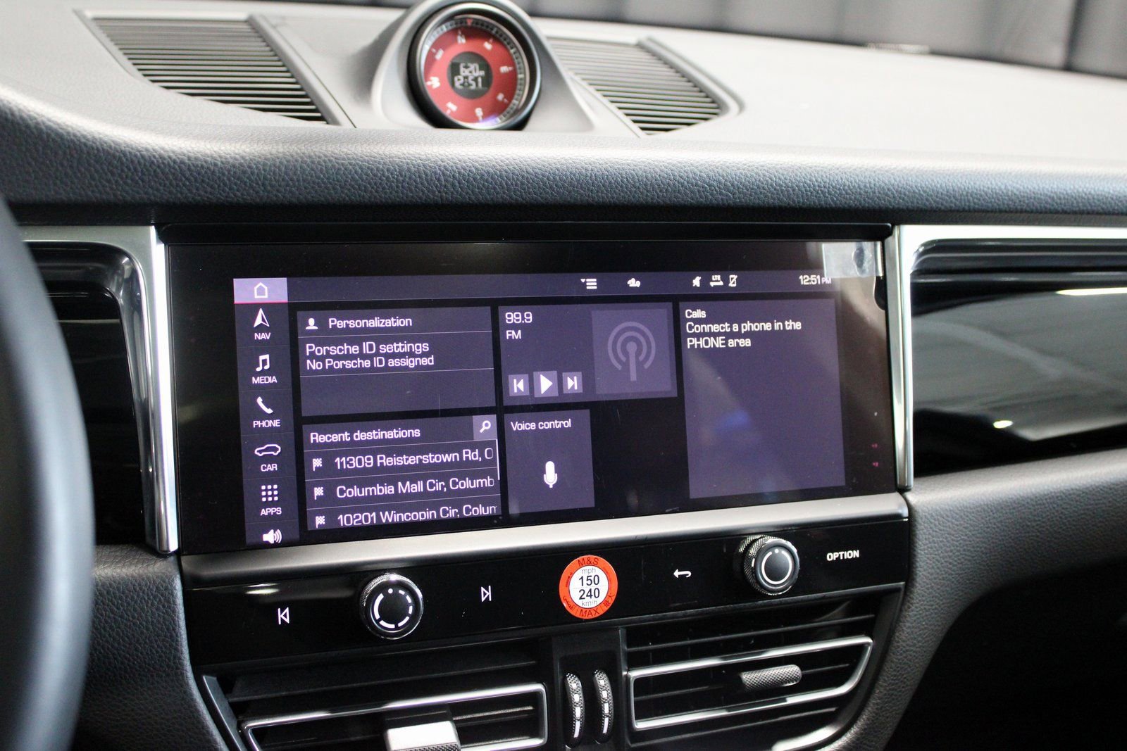 Used 2025 Porsche Macan image 31