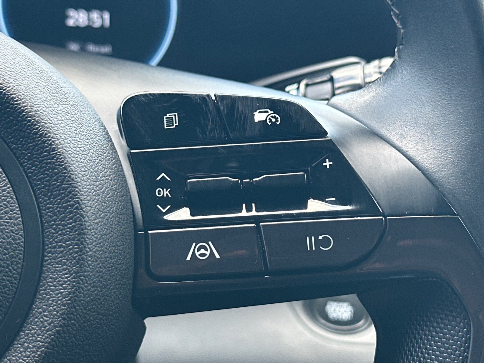 Used 2025 Hyundai Elantra SEL FWD image 11
