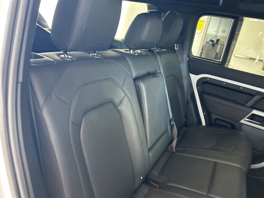 Used 2024 Land Rover Defender 110 S image 29