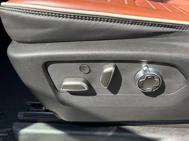 Used 2024 GMC Yukon XL Denali Ultimate AWD/4WD image 15