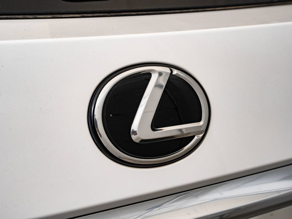 Used 2022 Lexus RX 350L Premium w/ Premium Package AWD/4WD image 18