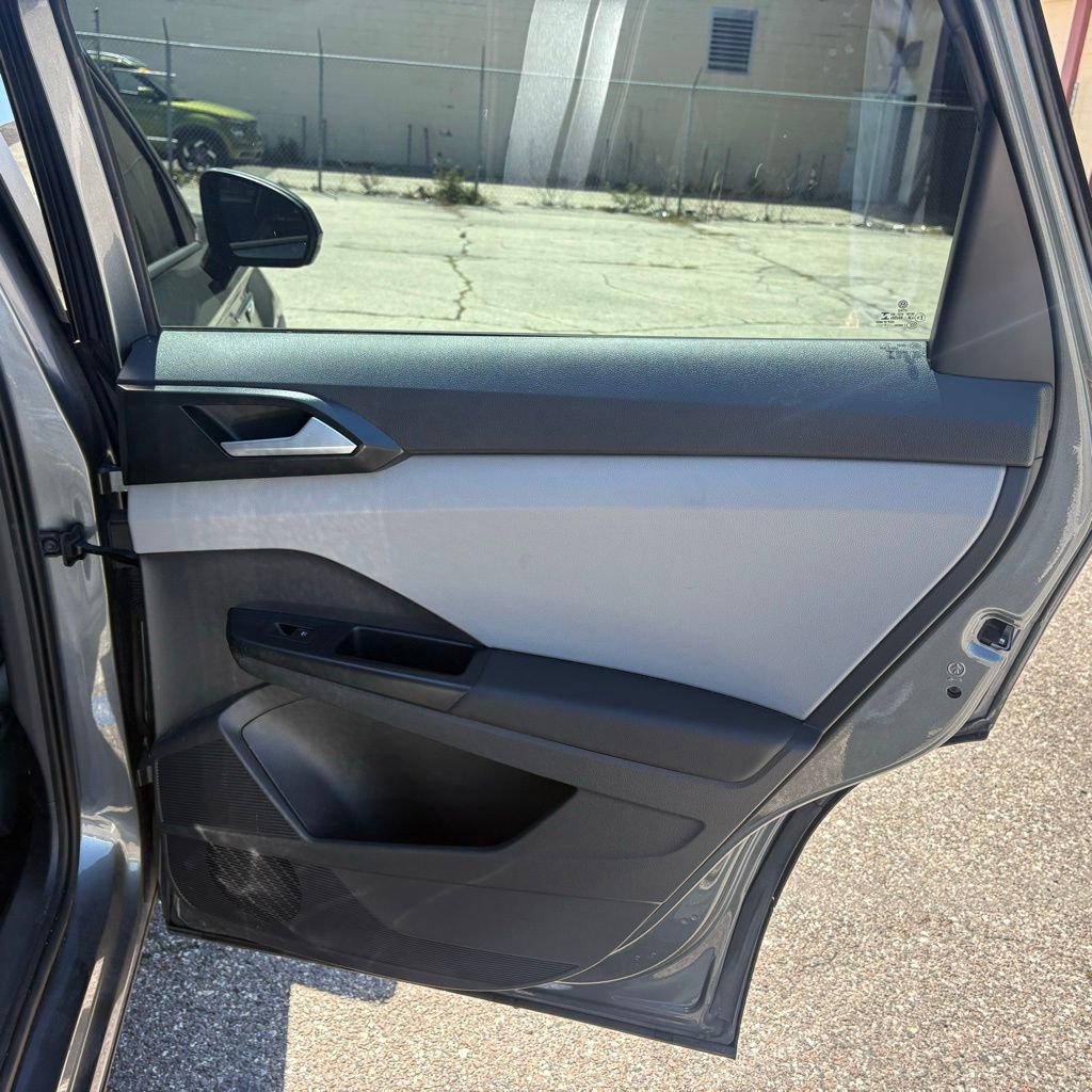 Used 2022 Volkswagen Taos S image 15