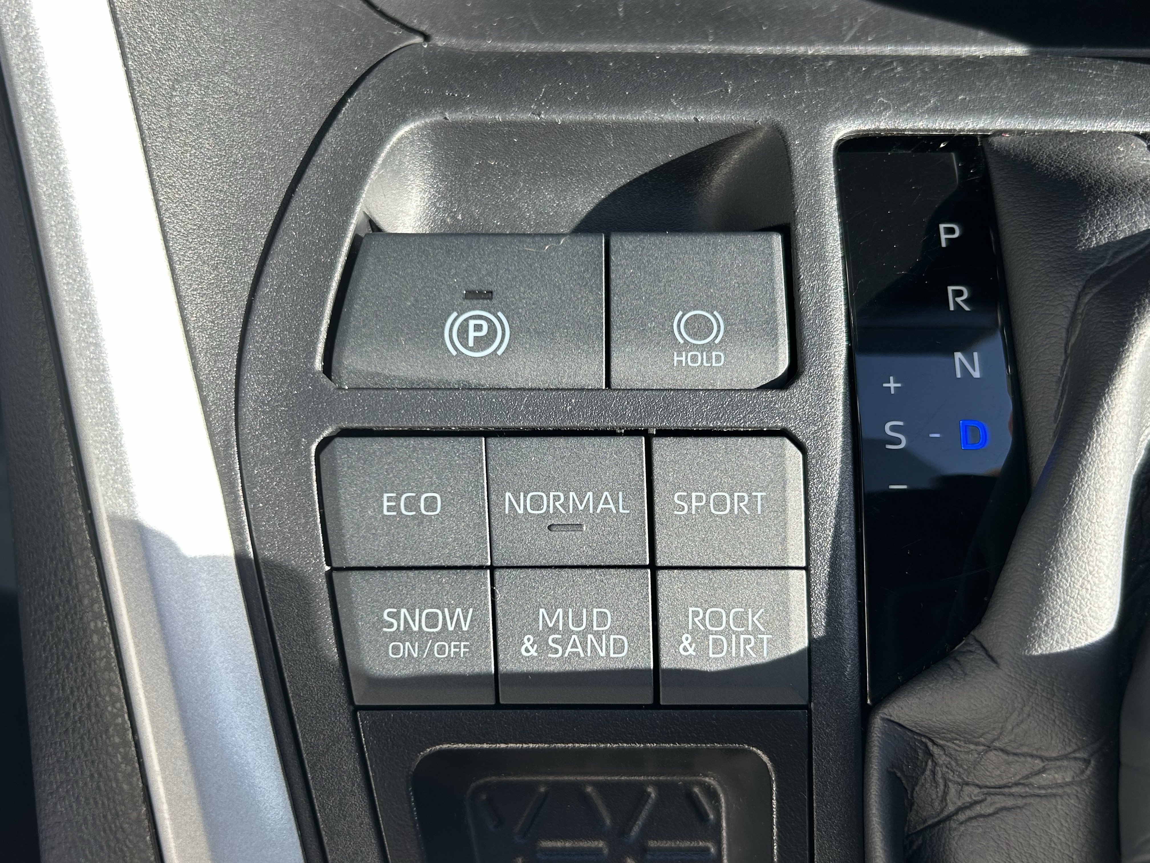 Certified 2025 Toyota RAV4 XLE AWD/4WD image 31