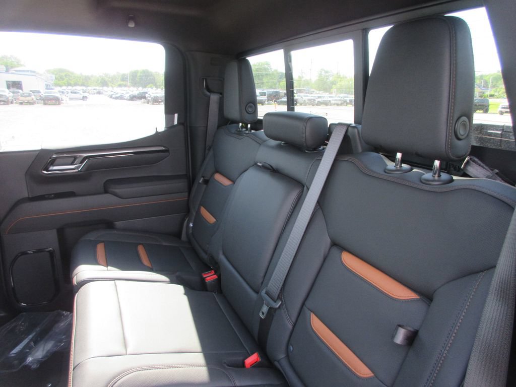 New 2026 GMC Sierra 1500 AT4 w/ AT4 Premium Package AWD/4WD image 17