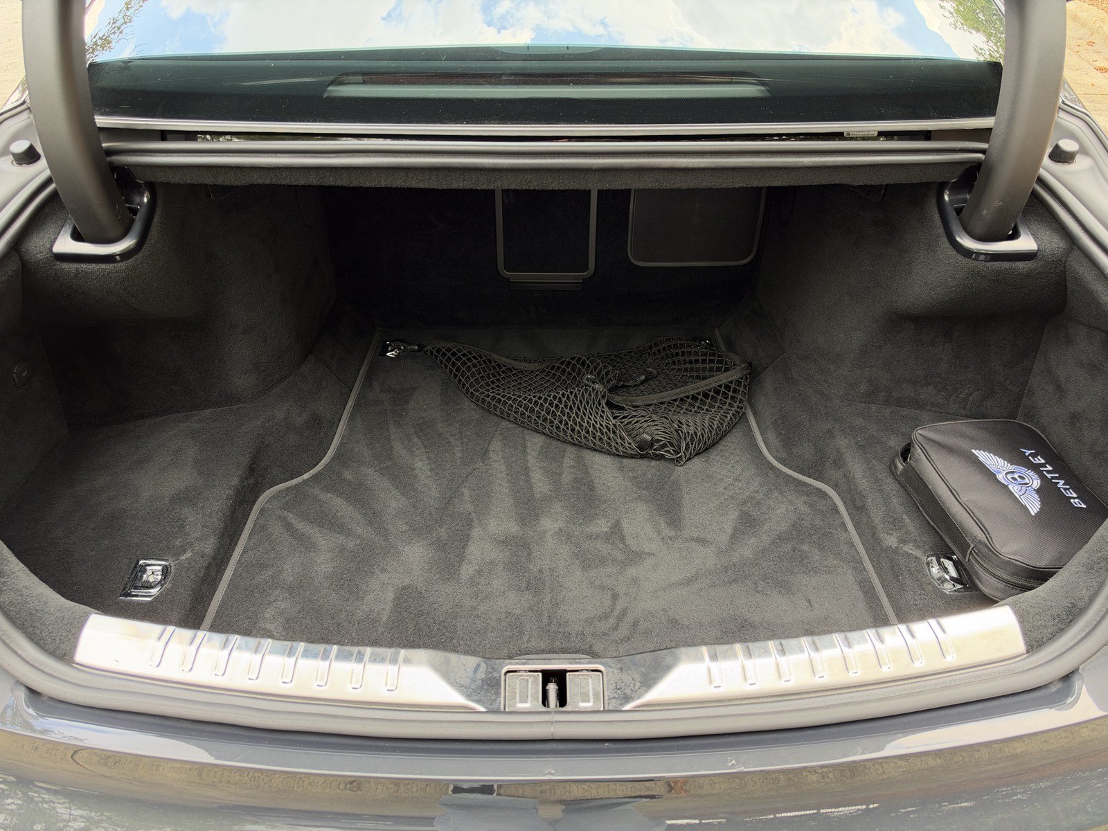 Certified 2023 Bentley Flying Spur W12 AWD/4WD image 40