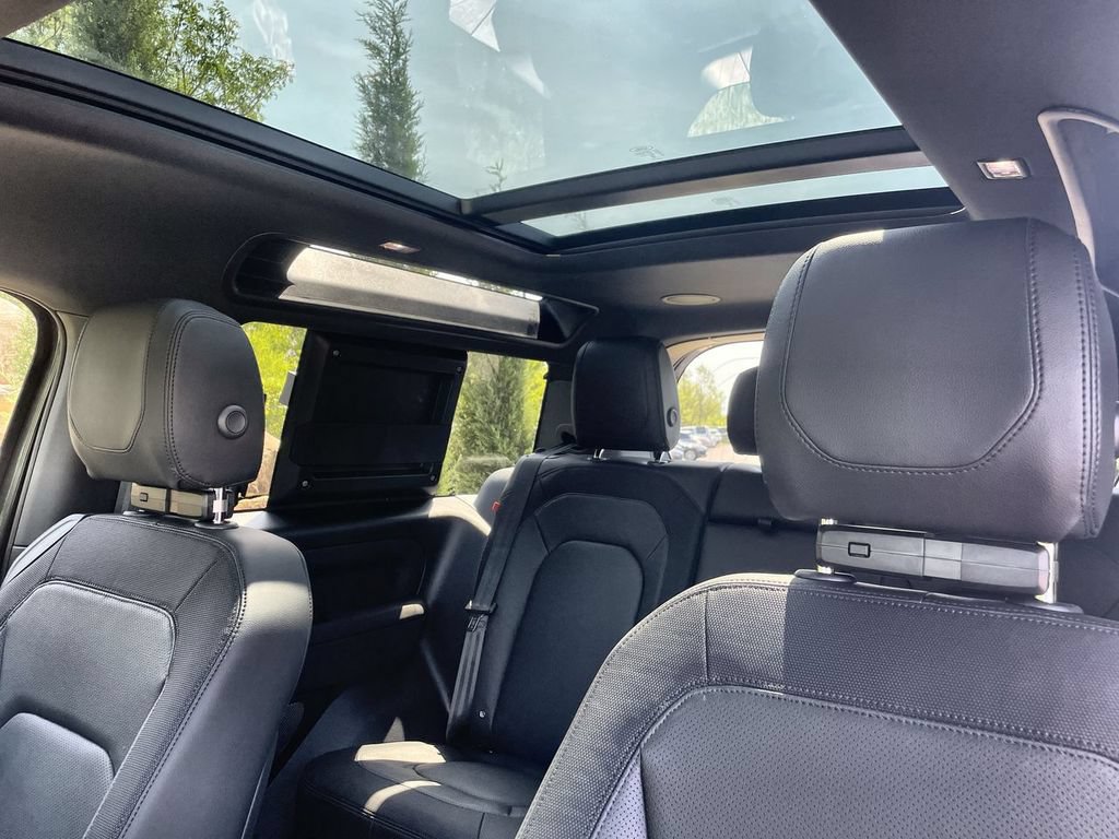 Used 2023 Land Rover Defender 90 X-Dynamic SE AWD/4WD image 20