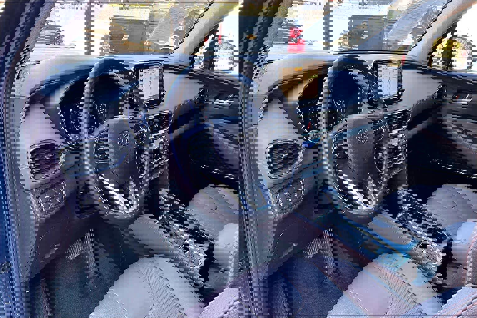 Used 2019 Hyundai Santa Fe SEL w/ Cargo Package image 18