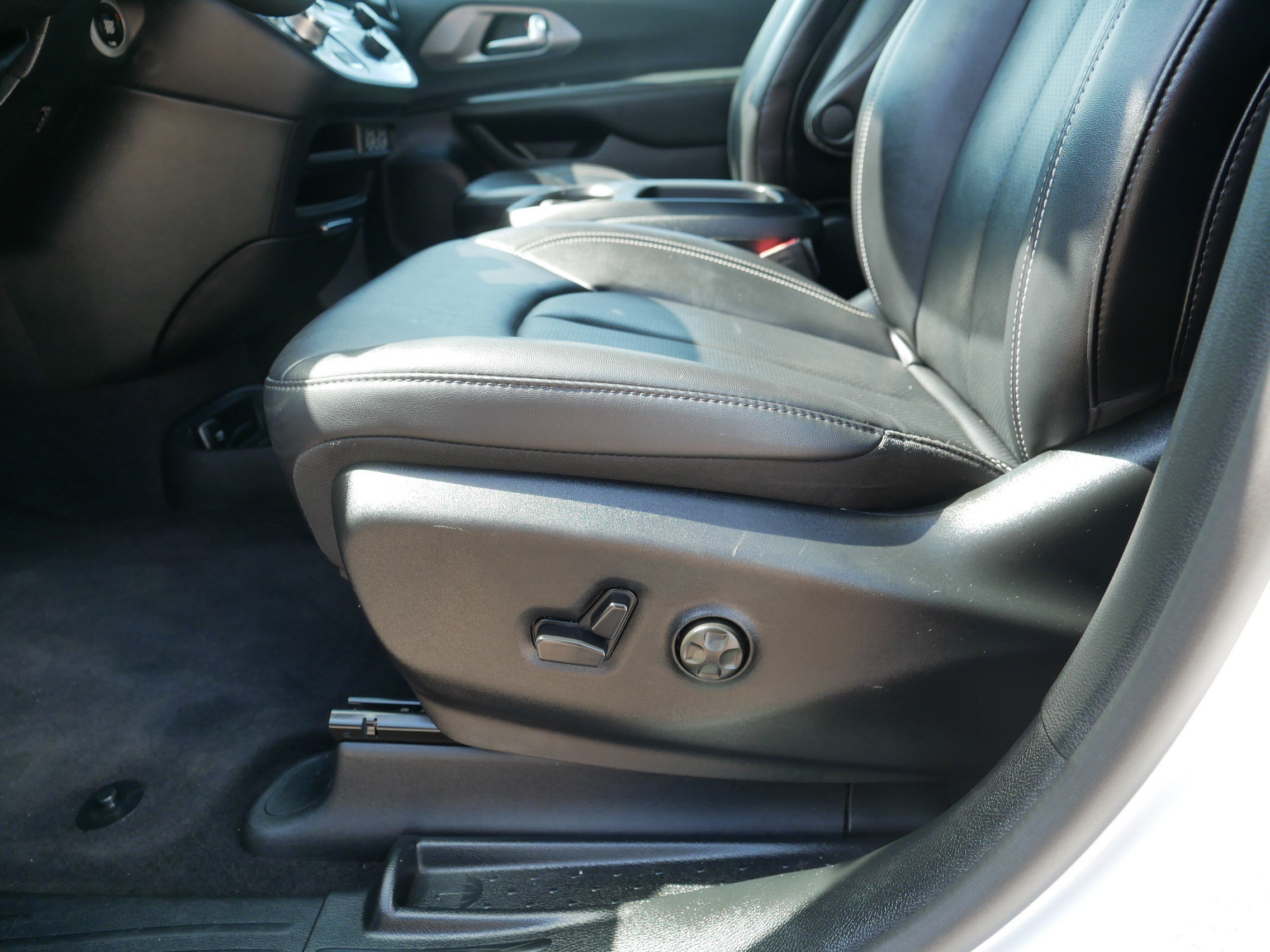 Used 2025 Chrysler Pacifica Select FWD image 20