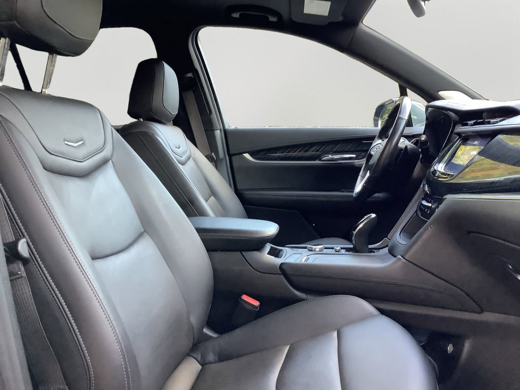 Used 2023 Cadillac XT6 Premium Luxury image 12