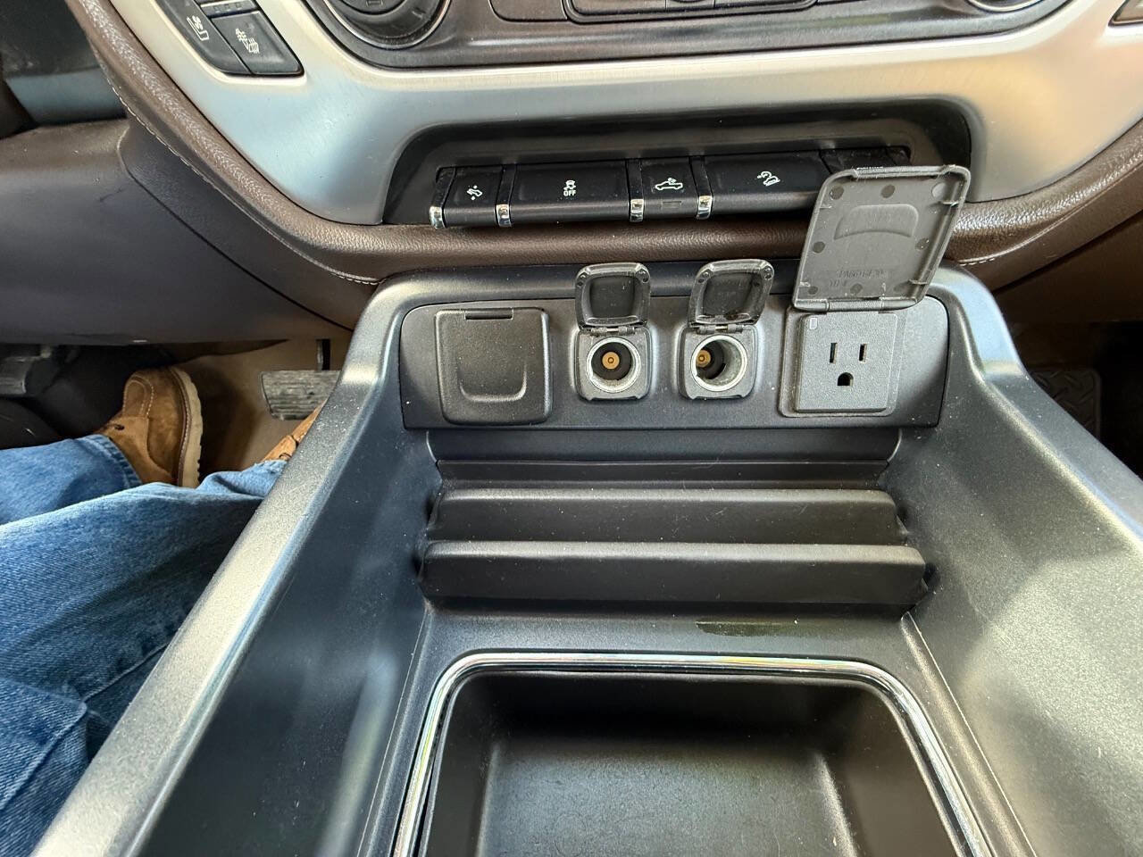 Used 2018 GMC Sierra 2500 SLT image 24