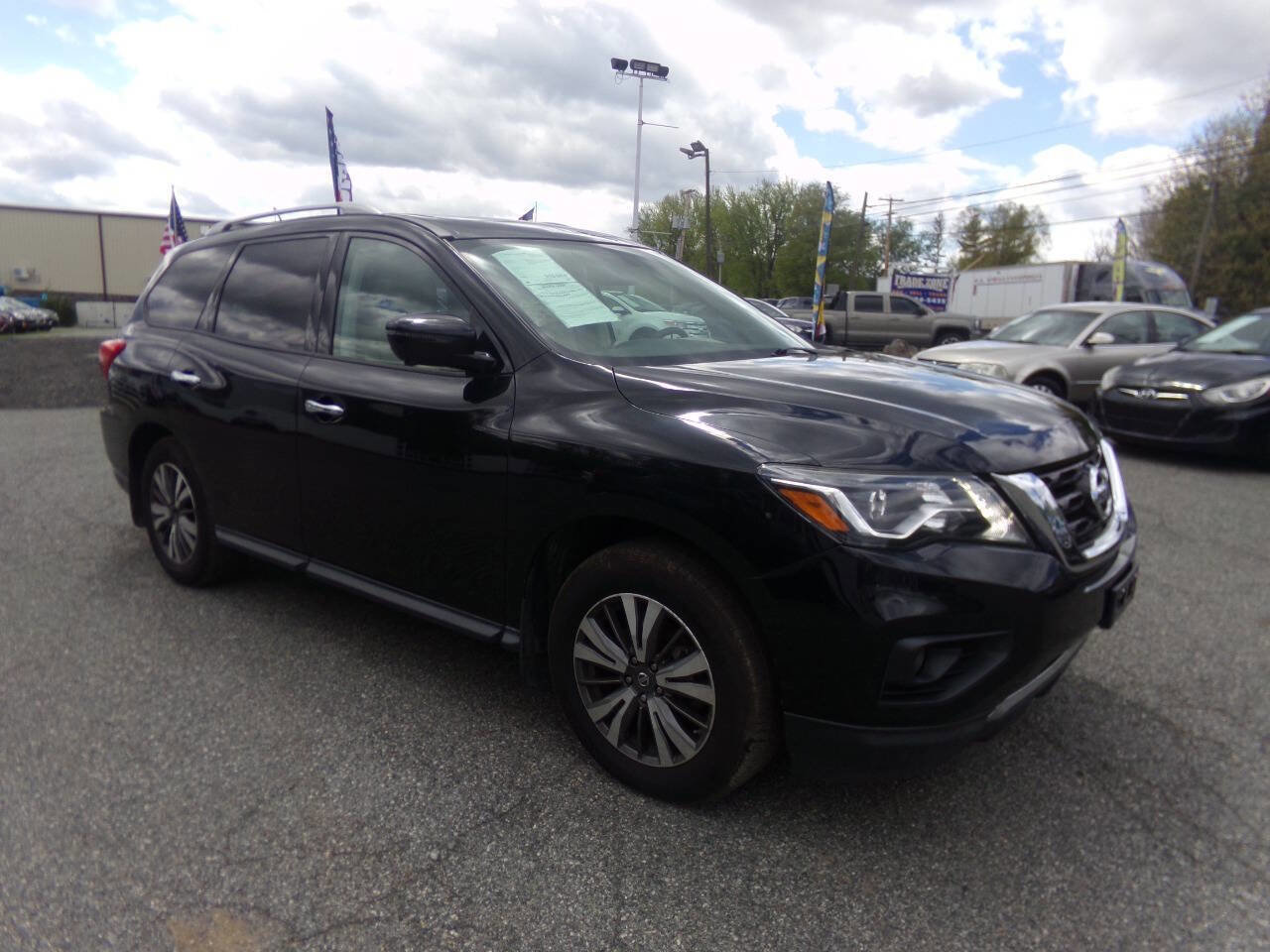 Used 2017 Nissan Pathfinder SL w/ SL Premium Package AWD/4WD image 5