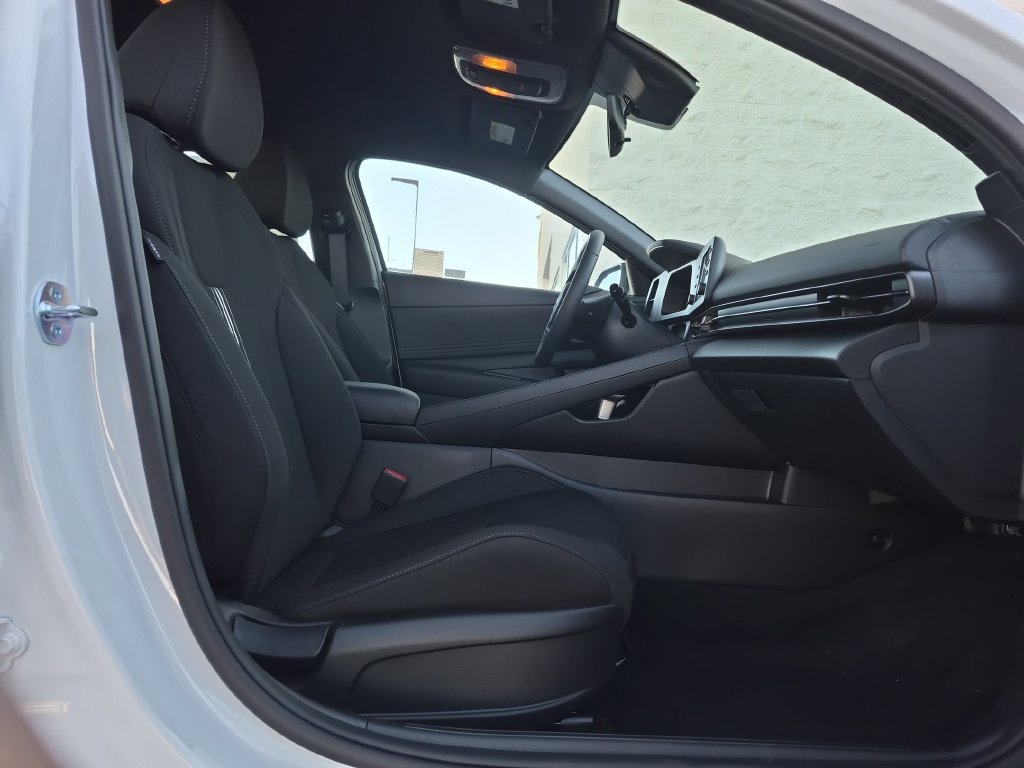 New 2026 Hyundai Elantra Sport FWD image 9