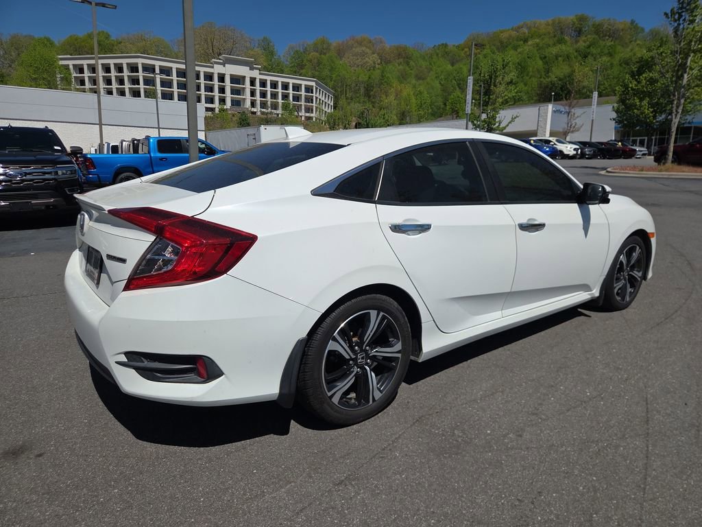 Used 2018 Honda Civic Touring image 2
