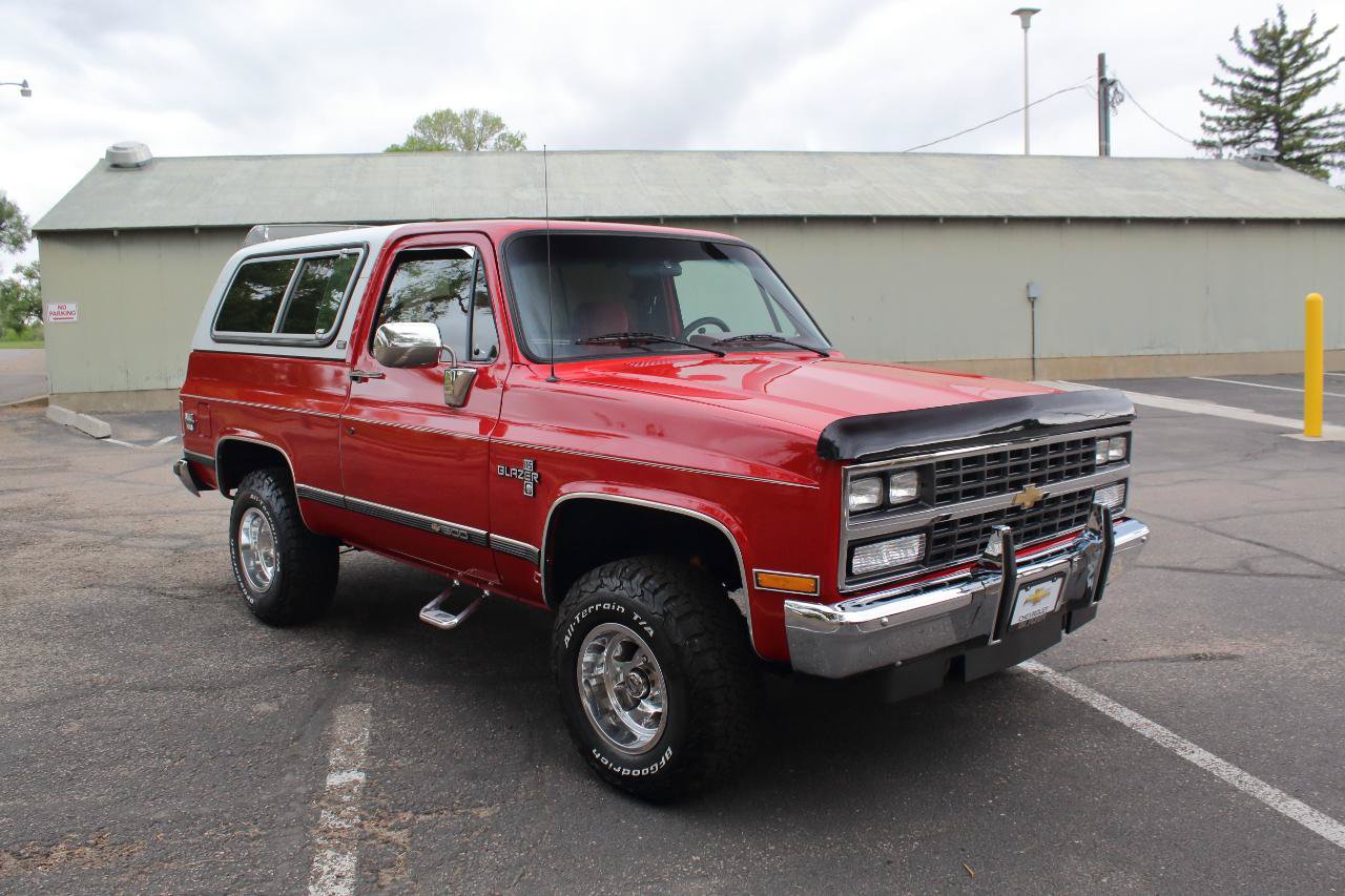 Used 1991 Chevrolet Blazer 4WD image 2