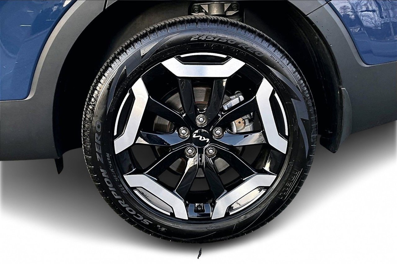 Used 2025 Kia Telluride EX w/ EX Captain's Chair Package image 35