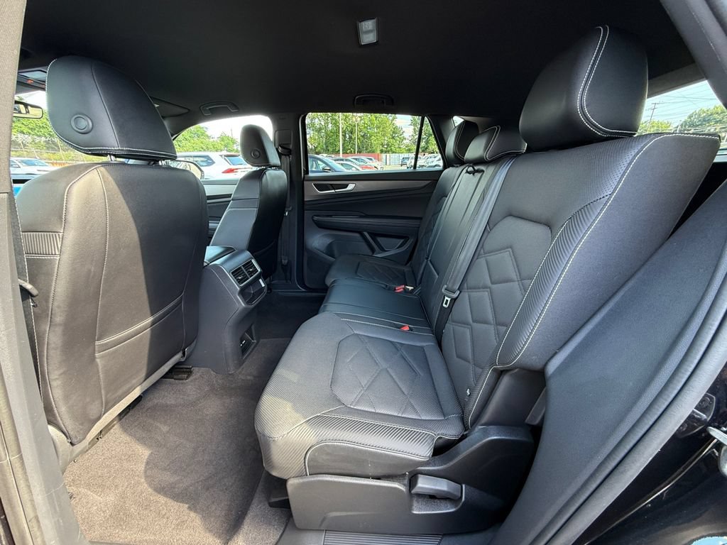 Used 2024 Volkswagen Atlas Cross Sport SE AWD/4WD image 22