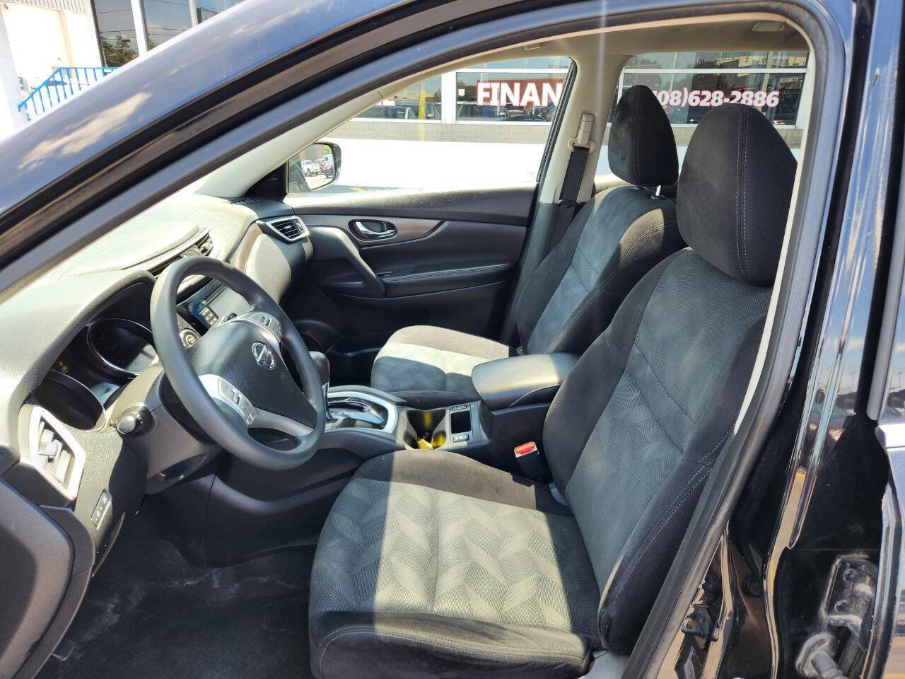 Used 2015 Nissan Rogue SV w/ SV Premium Package image 14