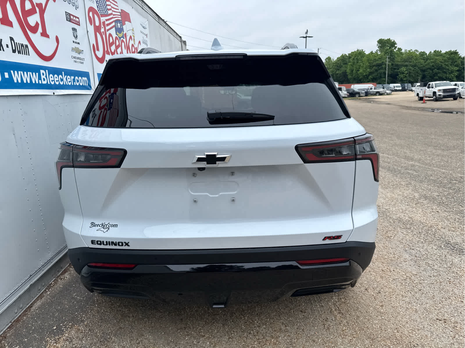 New 2026 Chevrolet Equinox RS w/ Safety and Technology Package FWD image 4