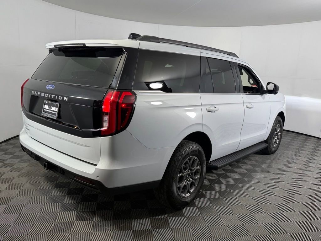 Used 2025 Ford Expedition Active AWD/4WD image 8