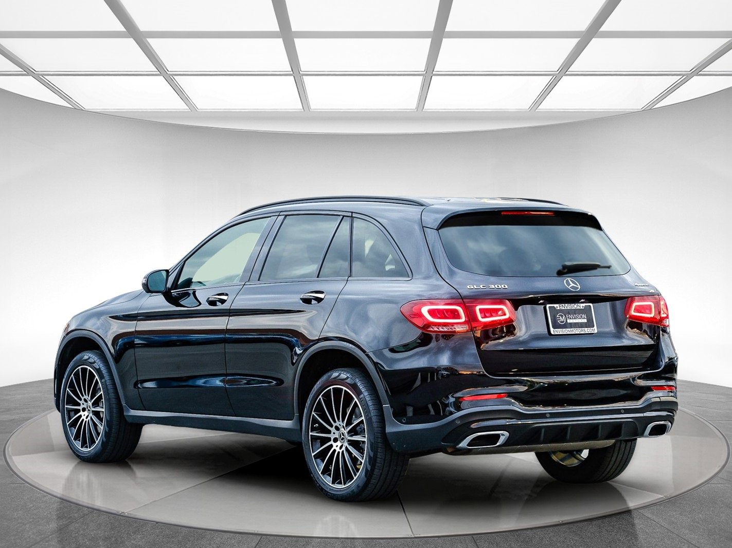 Used 2022 Mercedes-Benz GLC 300 4MATIC image 2