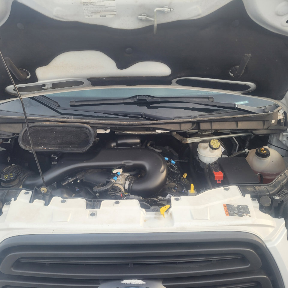 Used 2016 Ford Transit 150 XL image 32