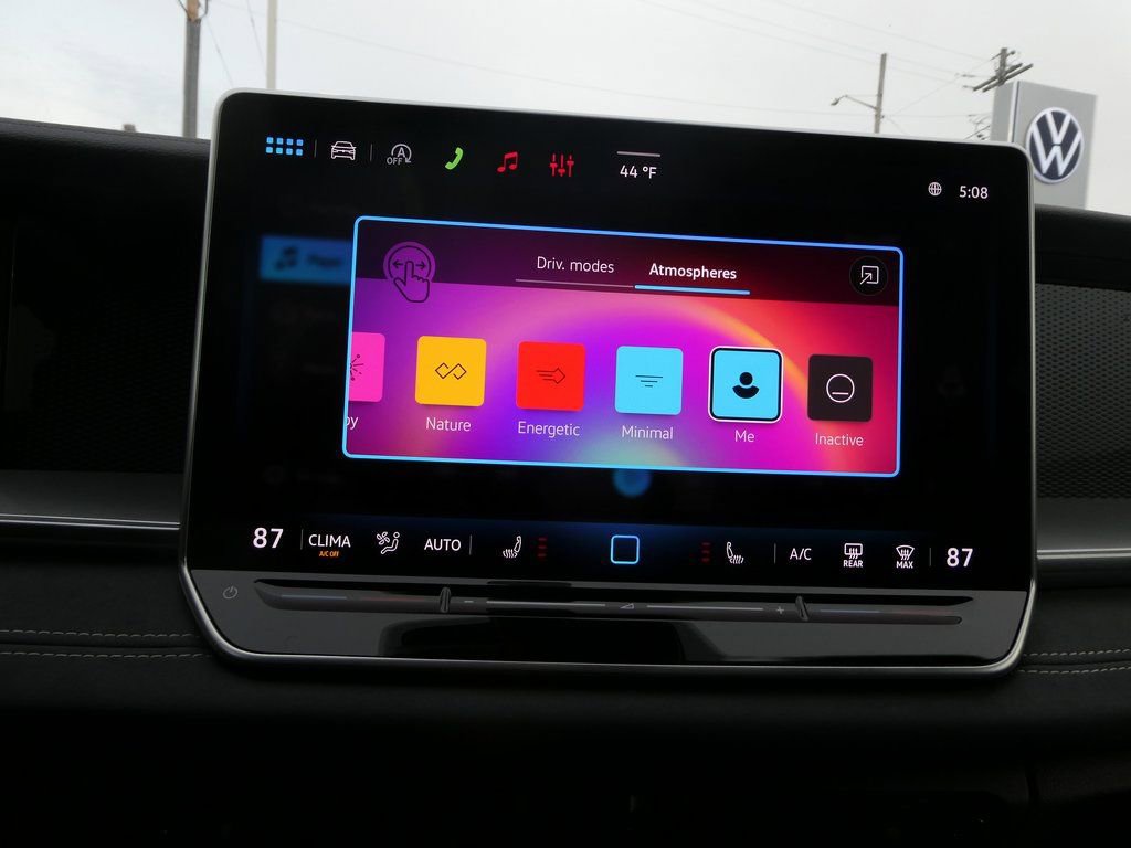 New 2026 Volkswagen Tiguan SE image 17