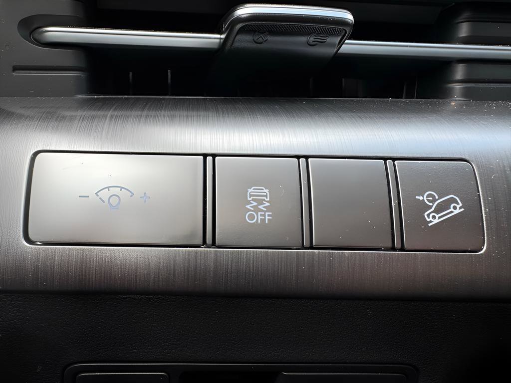 Used 2025 Hyundai Kona SEL image 23