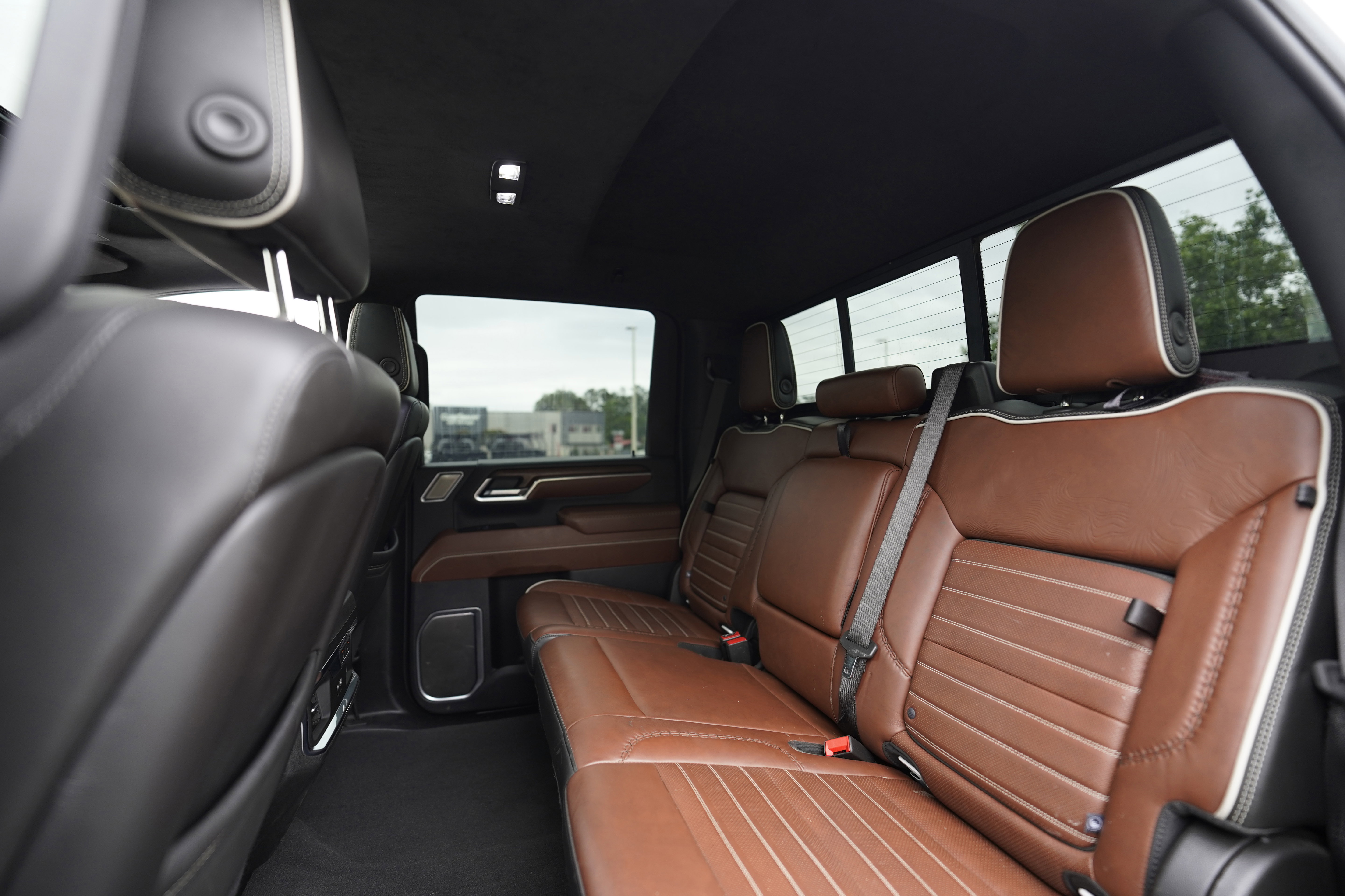 Used 2025 GMC Sierra 3500 Denali Ultimate AWD/4WD image 10