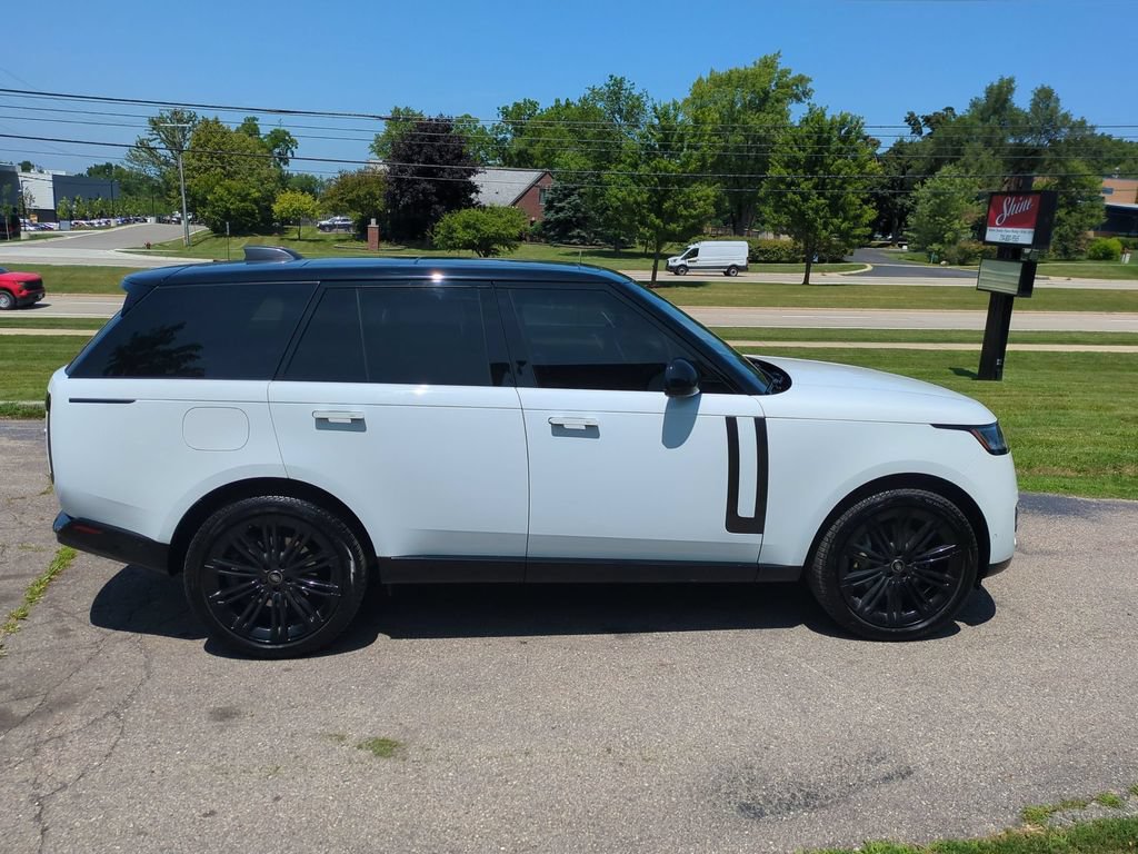 Used 2022 Land Rover Range Rover SE AWD/4WD image 6