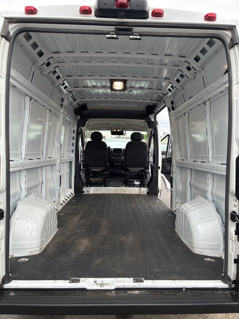 Used 2025 RAM ProMaster 2500 w/ Convenience Group image 21