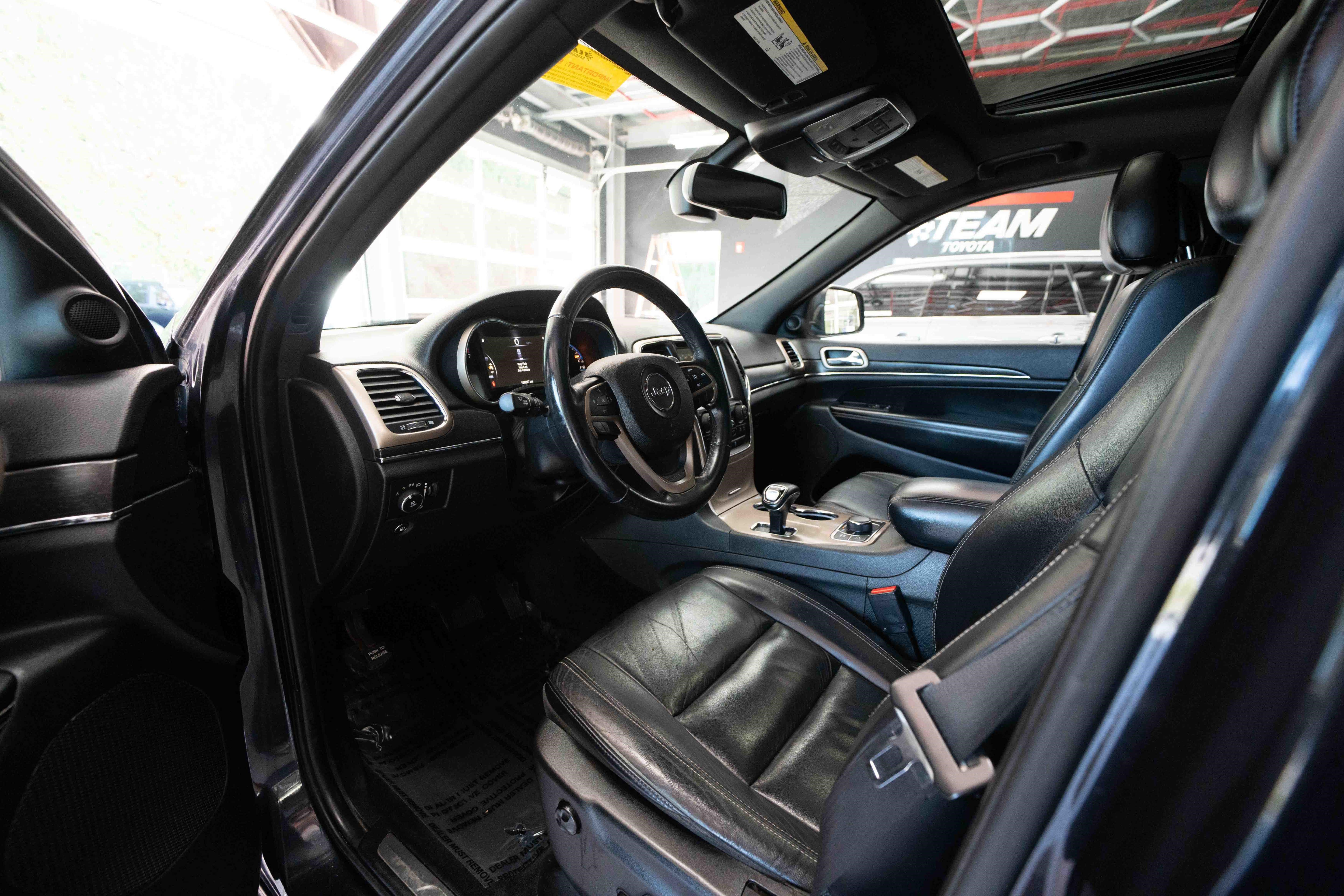Used 2015 Jeep Grand Cherokee Limited AWD/4WD image 8