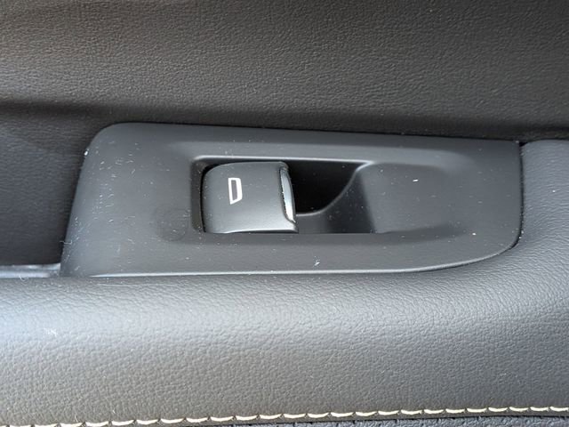 Used 2025 Chevrolet Tahoe Premier image 31