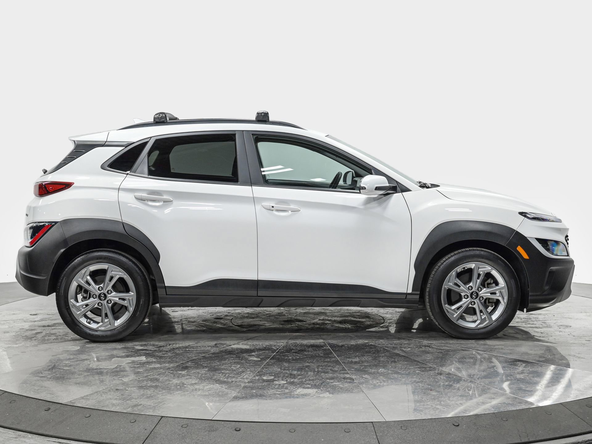 Used 2023 Hyundai Kona SEL AWD/4WD image 10