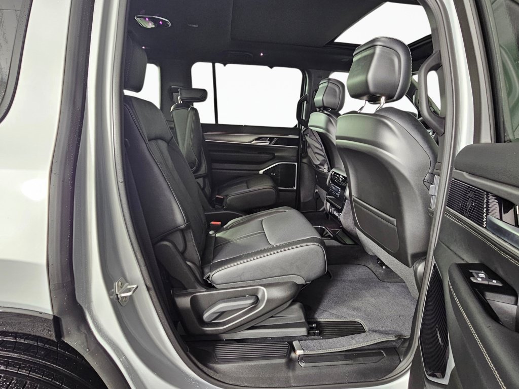 New 2026 Jeep Grand Wagoneer Limited AWD/4WD image 38