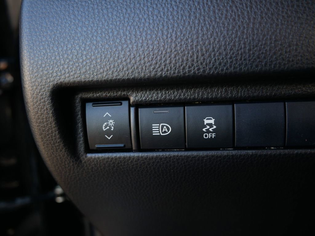 Used 2021 Toyota Venza LE w/ Carpet Mat Package (TMS) AWD/4WD image 29