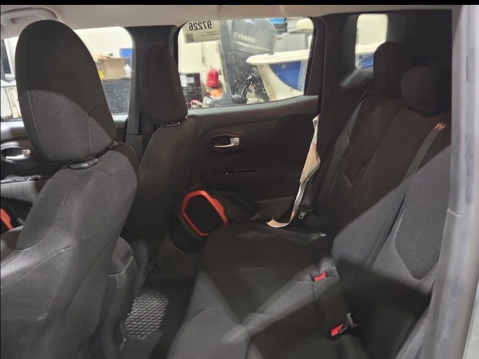 Used 2018 Jeep Renegade Sport w/ Power & Air Group image 12