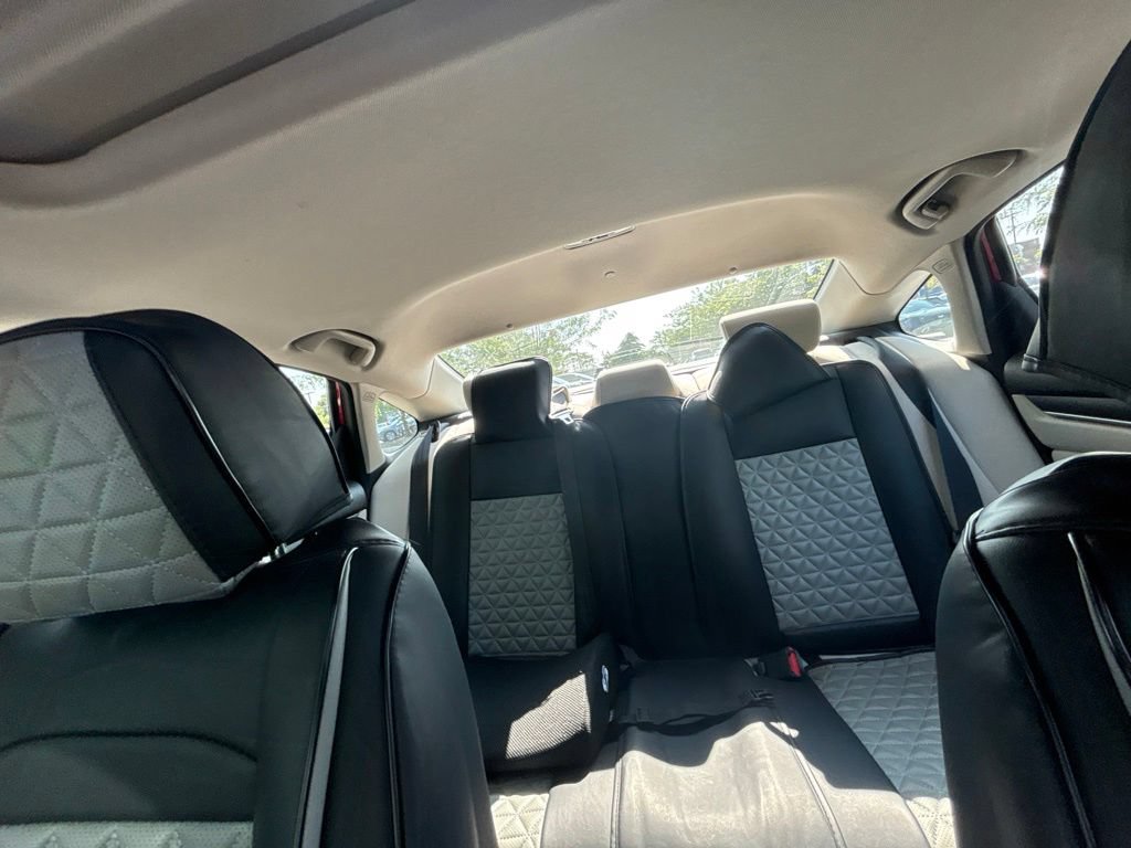 Used 2018 Honda Accord EX image 15