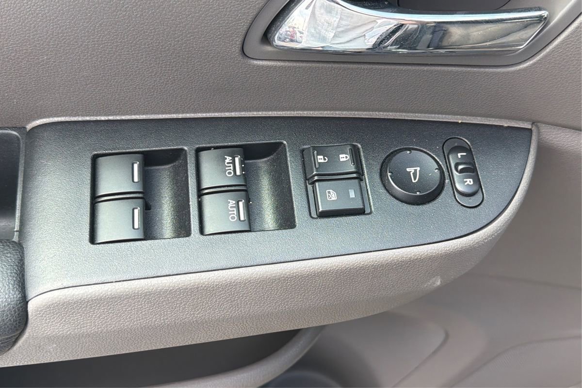 Used 2015 Honda Odyssey EX image 34