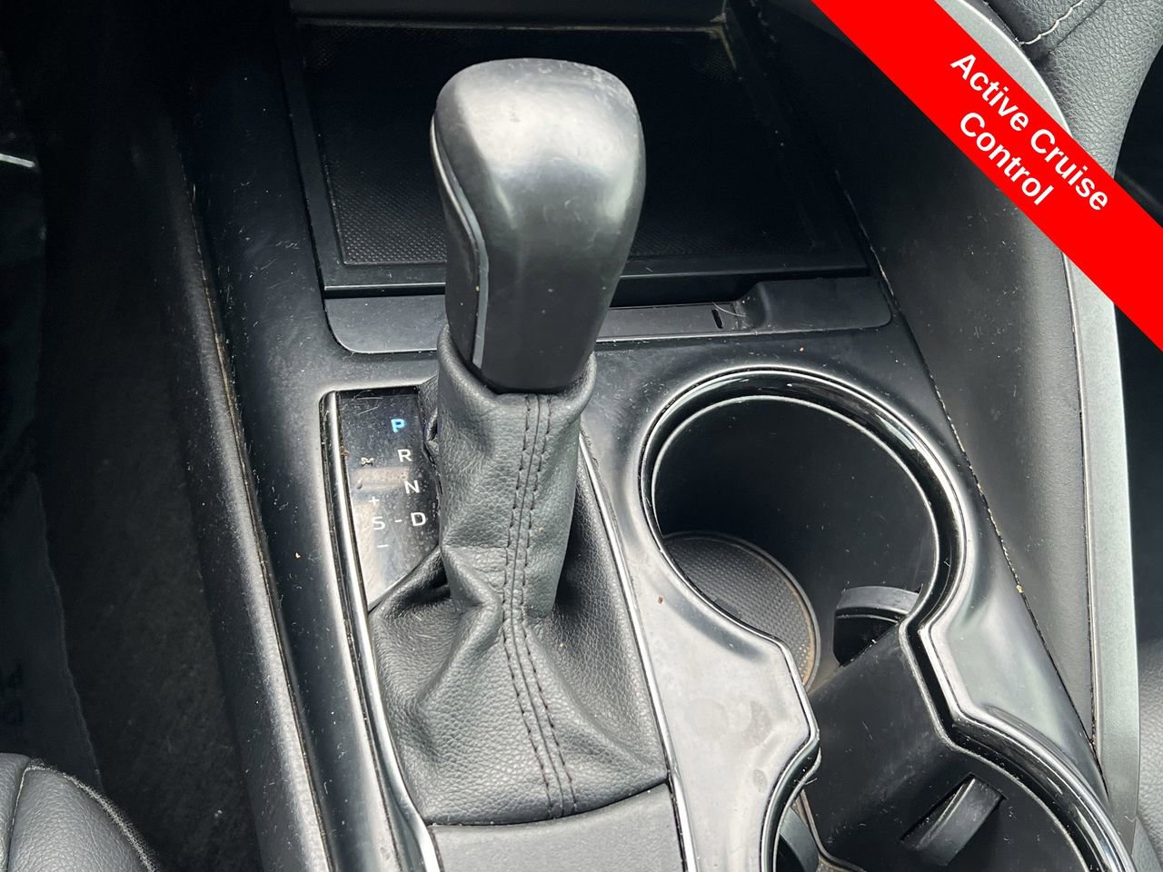 Used 2020 Toyota Camry SE image 8