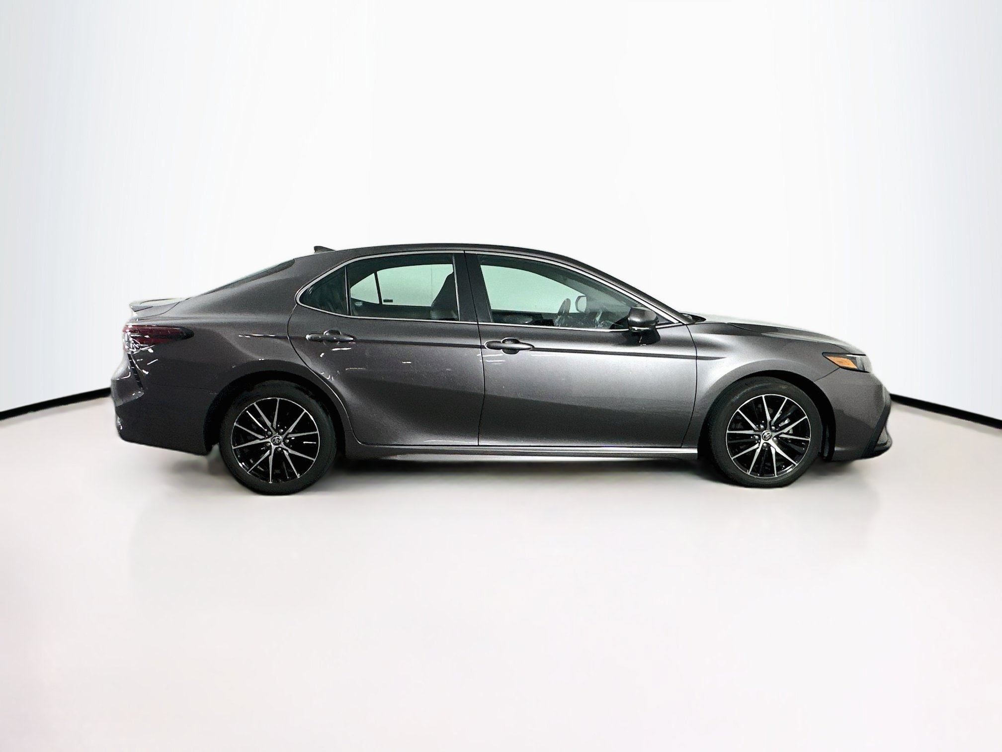 Used 2024 Toyota Camry SE FWD image 10