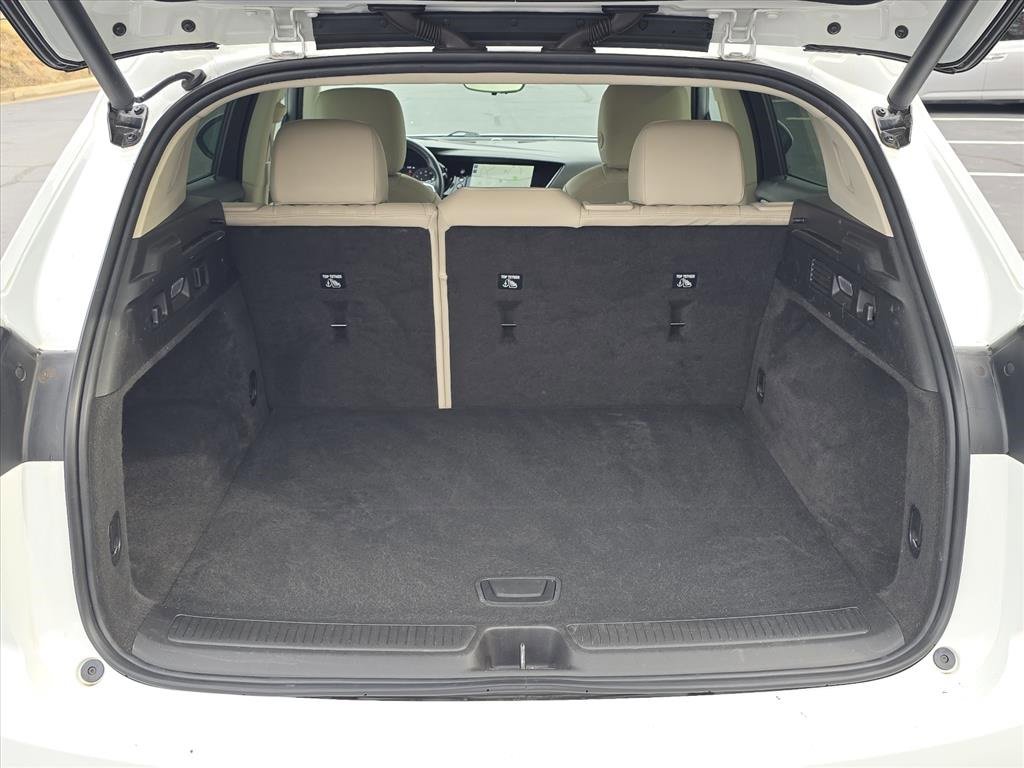 Used 2022 Buick Envision Avenir w/ Technology Package II image 16