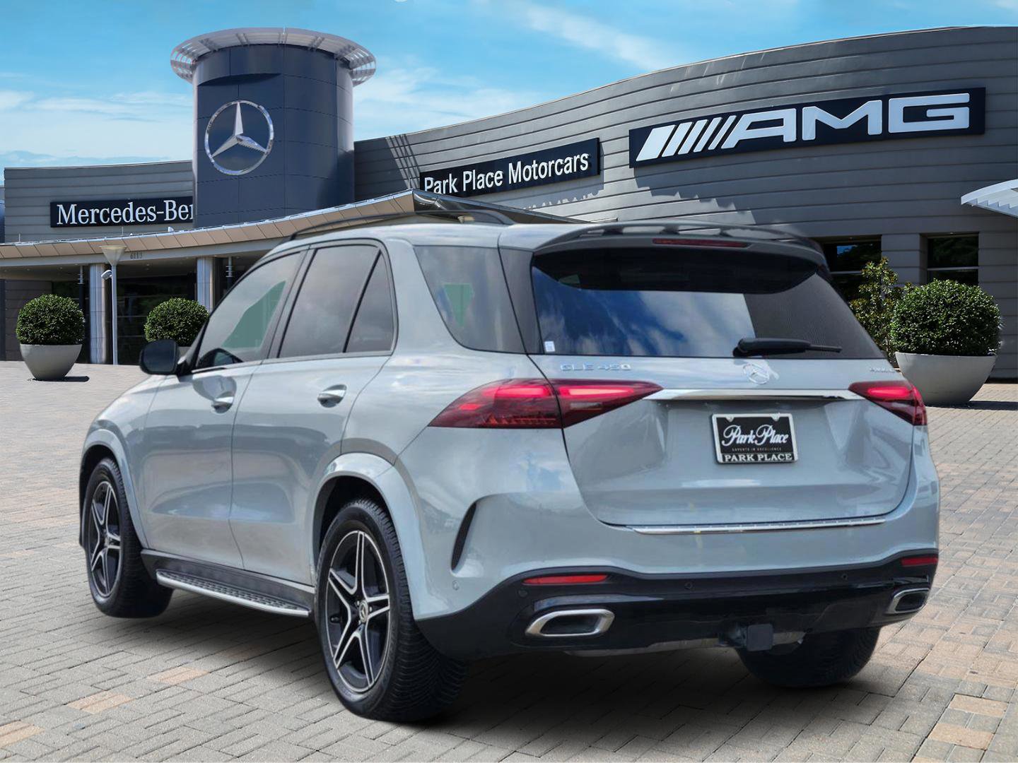 Used 2024 Mercedes-Benz GLE 450 4MATIC image 4