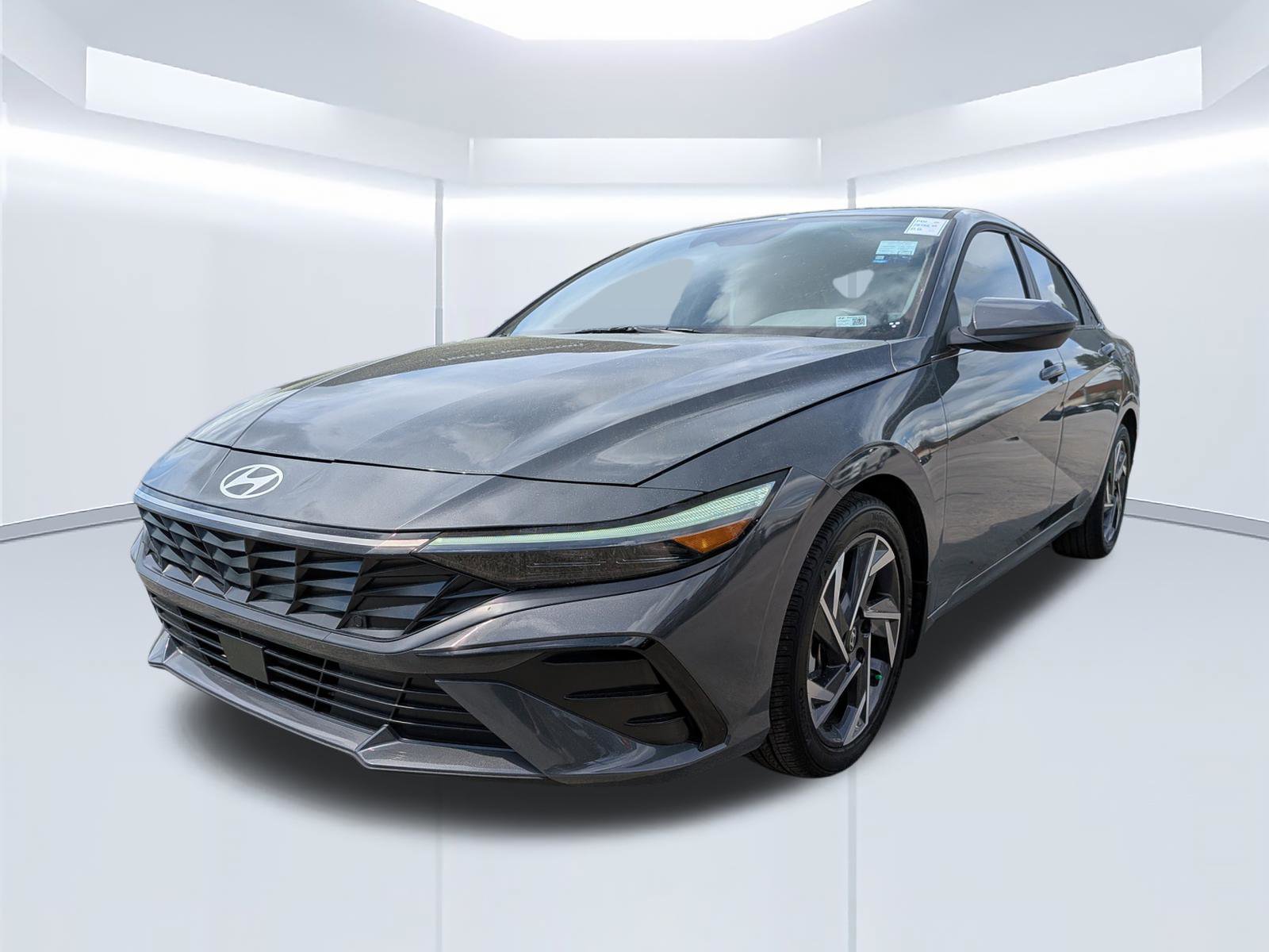 Certified 2025 Hyundai Elantra SEL image 8