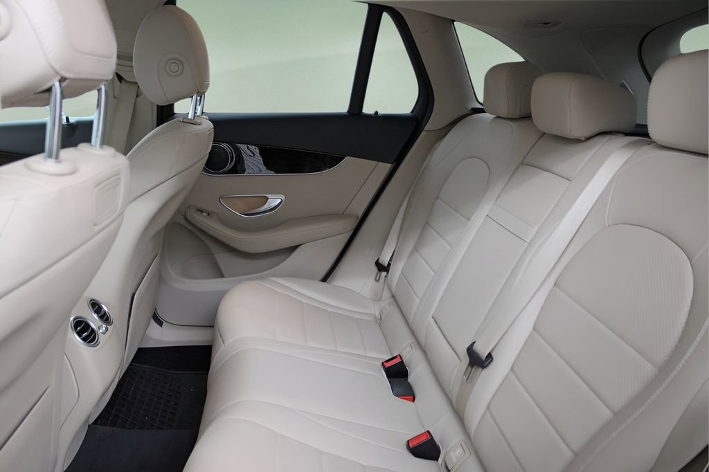 Used 2019 Mercedes-Benz GLC 300 4MATIC image 21