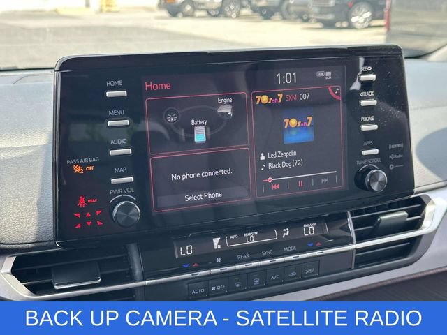 Used 2023 Toyota Sienna LE FWD image 3