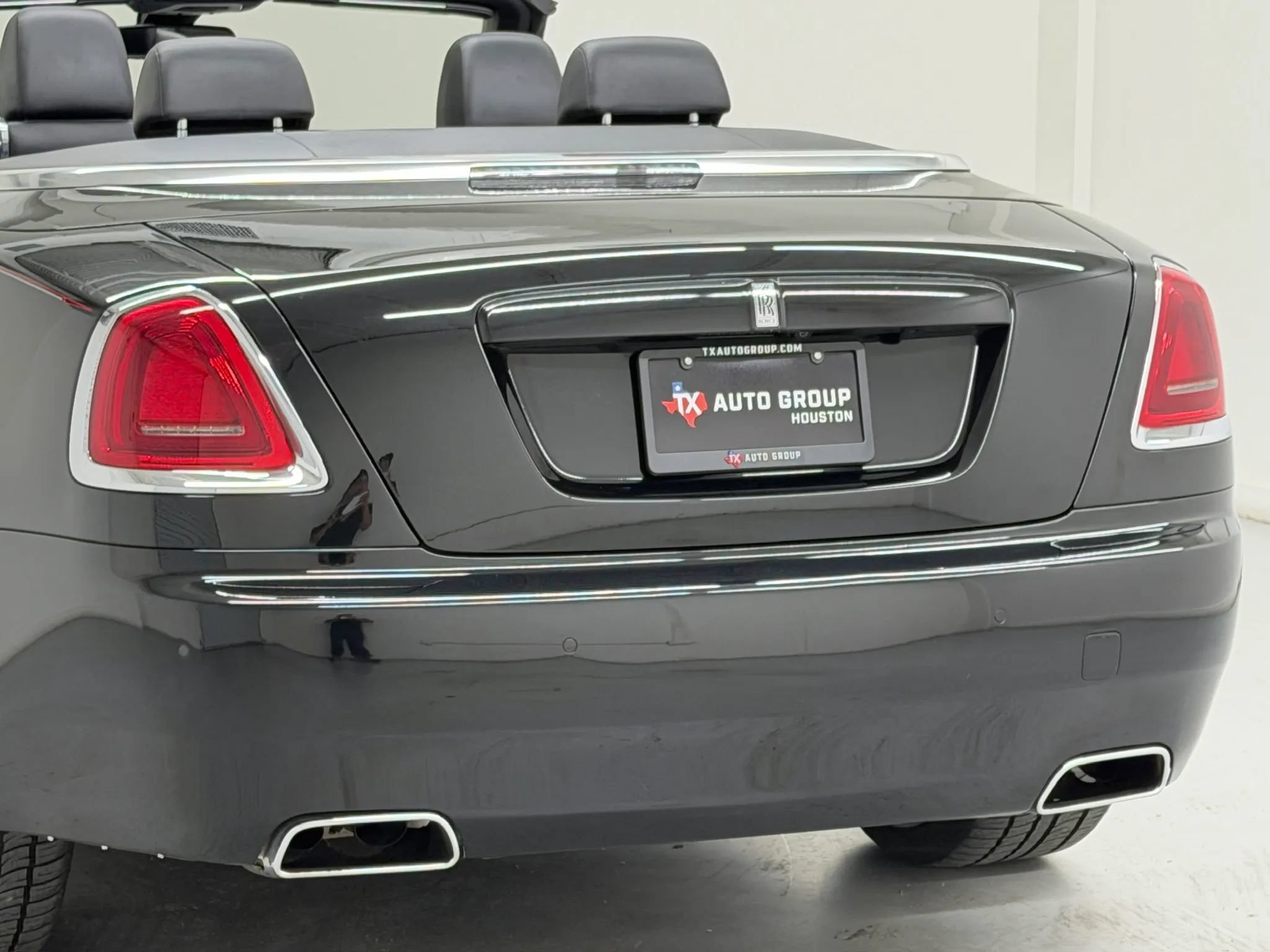 Used 2017 Rolls-Royce Dawn RWD image 88