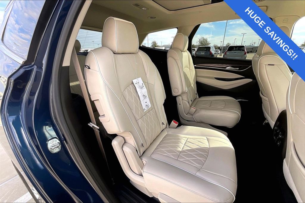 Used 2023 Buick Enclave Avenir w/ Avenir Technology Package image 35