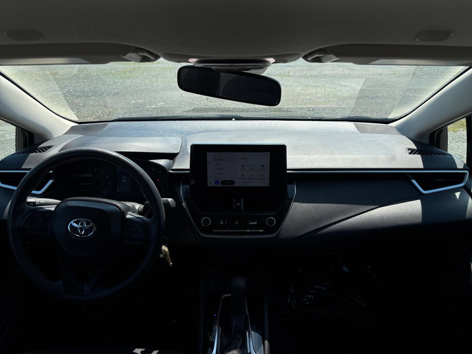 Used 2025 Toyota Corolla LE FWD image 28