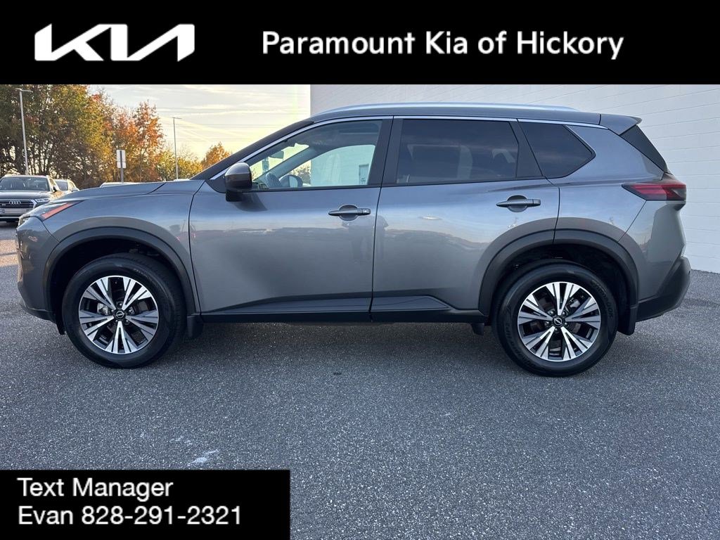 Used 2023 Nissan Rogue SV w/ SV Premium B Package image 4